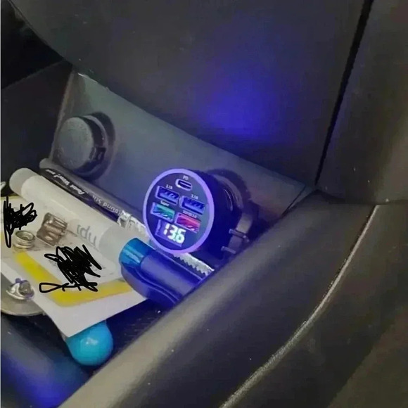 5-Port Car Charger: Fast Charge, Smart Voltage - Picture 2 of 4